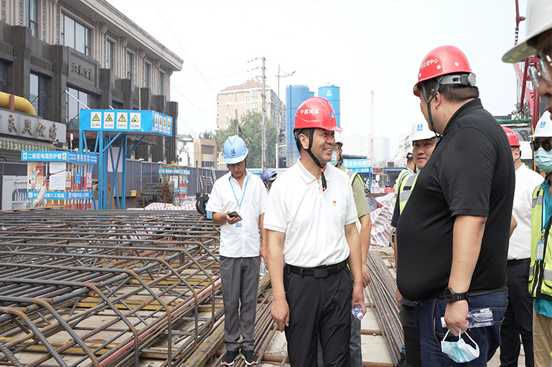 市政站组织开展高温慰问活动